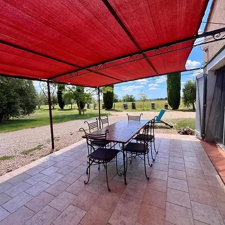 Domaine De La Ferme Lou Bed & Breakfast 4*