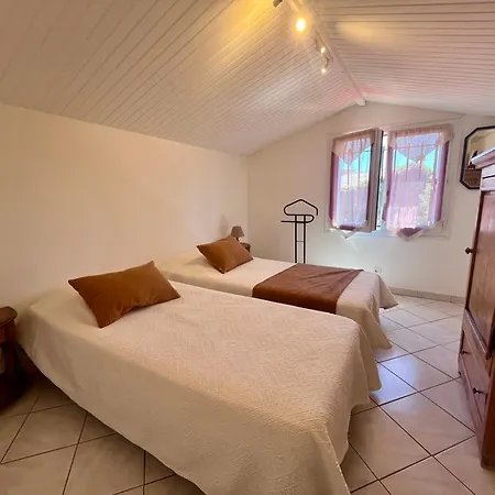 Bed & Breakfast Domaine De La Ferme Lou 4*