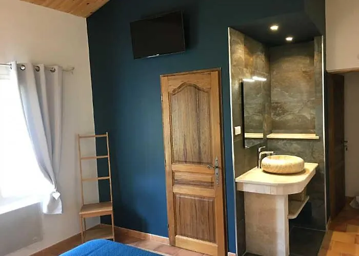 Couette-café Ferme Lou 4*