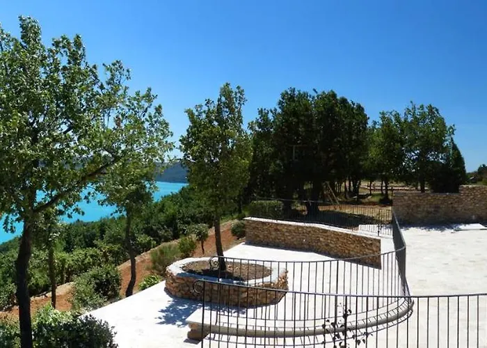 Ferme Lou Bed & Breakfast 4*